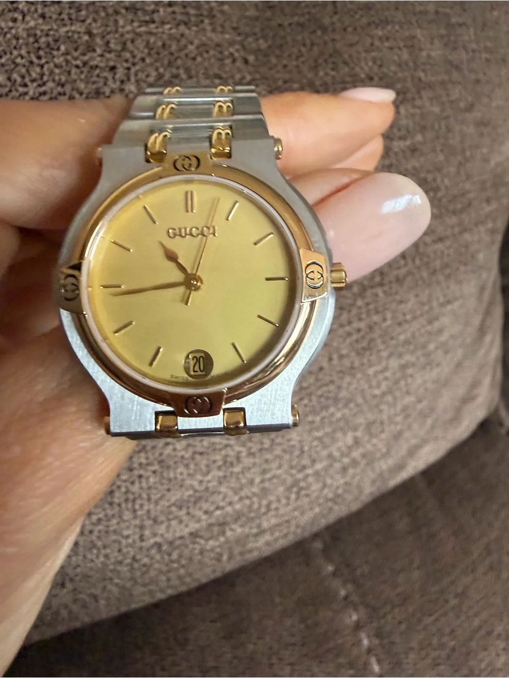 Gucci 9000M Swiss Quartz Watch 31.7mm Two-Tone | Full Bracelet | Box & Papers |